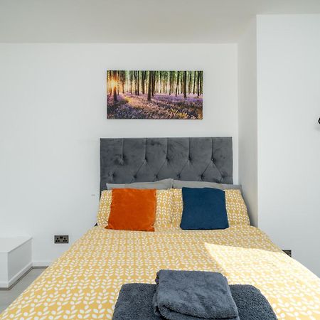 Private Room In London Enfield With Parking Exterior foto