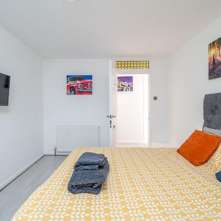 Private Room In London Enfield With Parking Exterior foto