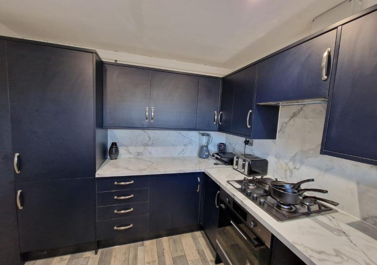 Private Room In London Enfield With Parking Exterior foto
